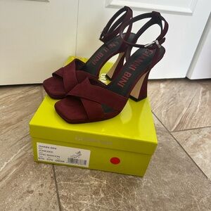 Gianni Bini Chic Maroon Heel